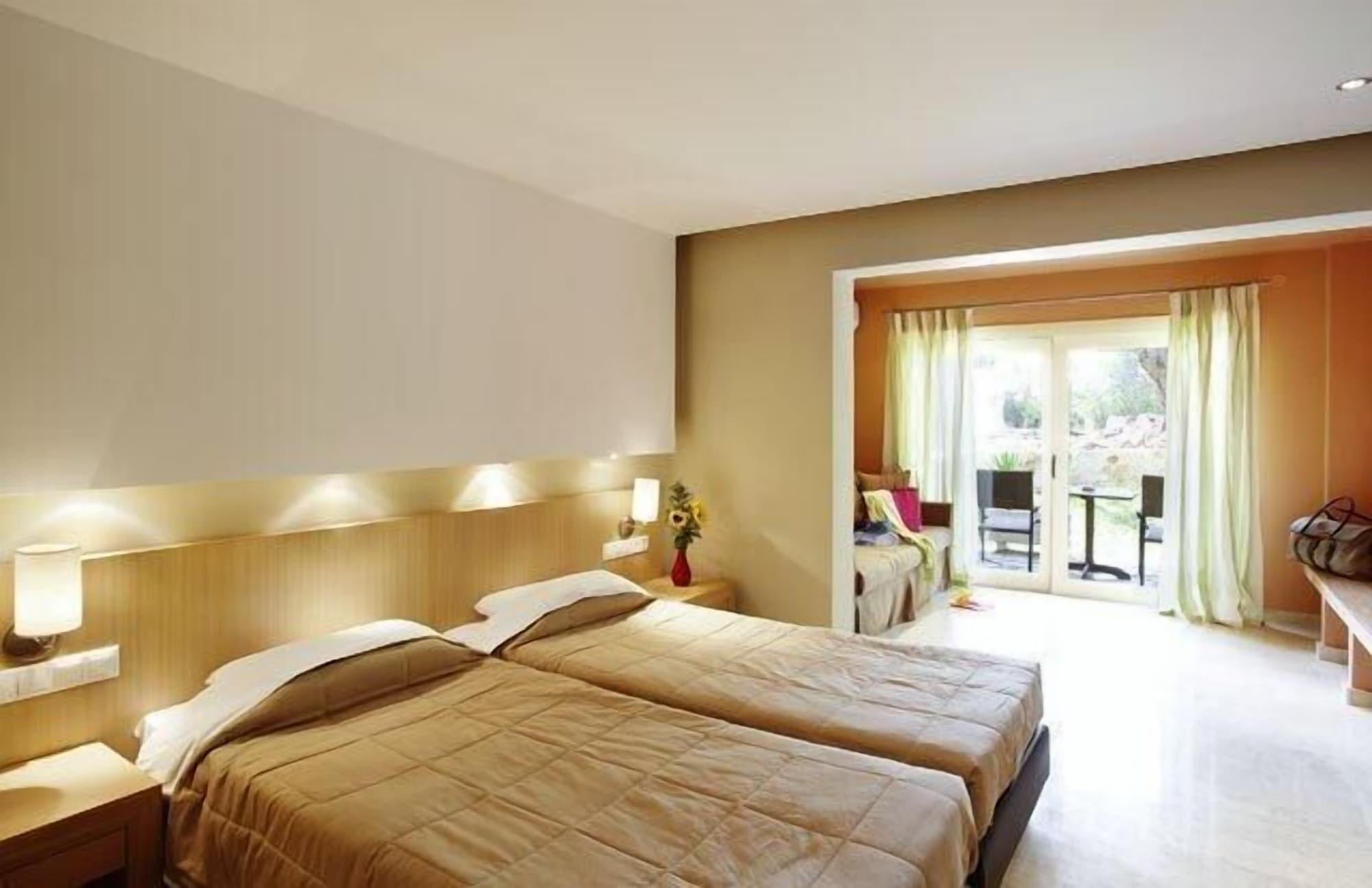 Astoria Hotel Трулос Экстерьер фото