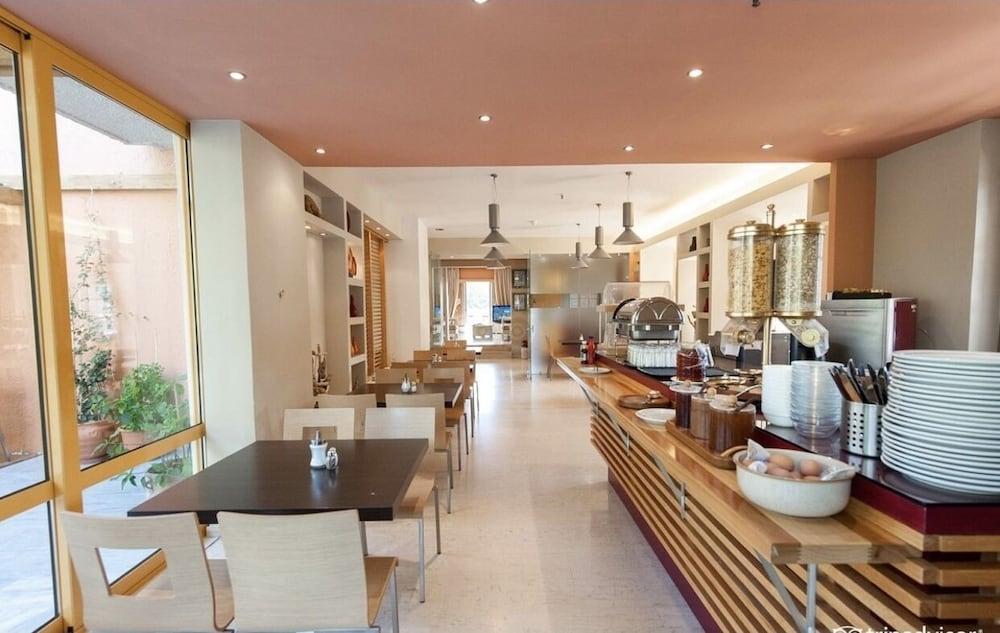 Astoria Hotel Трулос Экстерьер фото